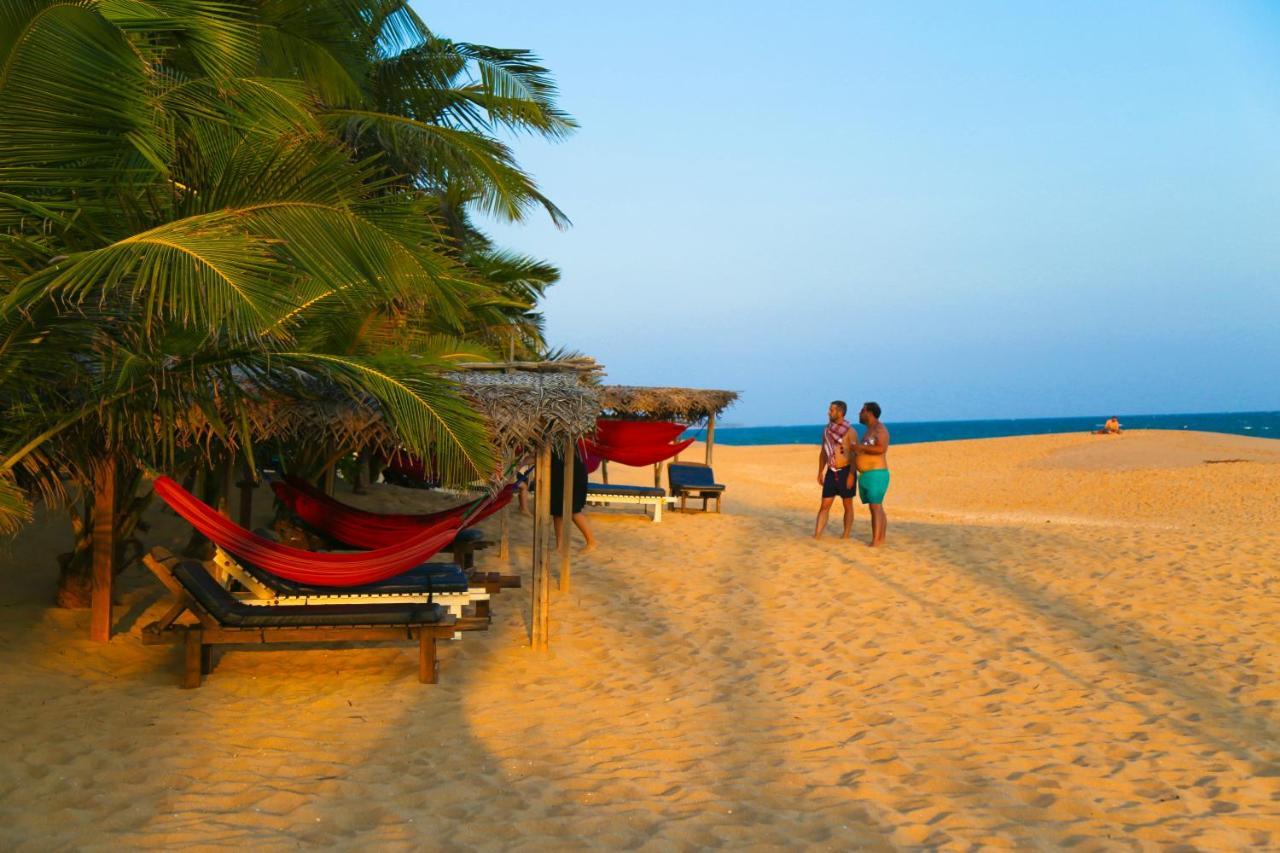 Ganesh Garden Beach Cabanas Тангалла Экстерьер фото