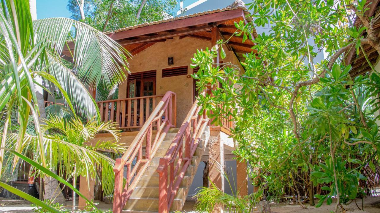 Ganesh Garden Beach Cabanas Тангалла Экстерьер фото