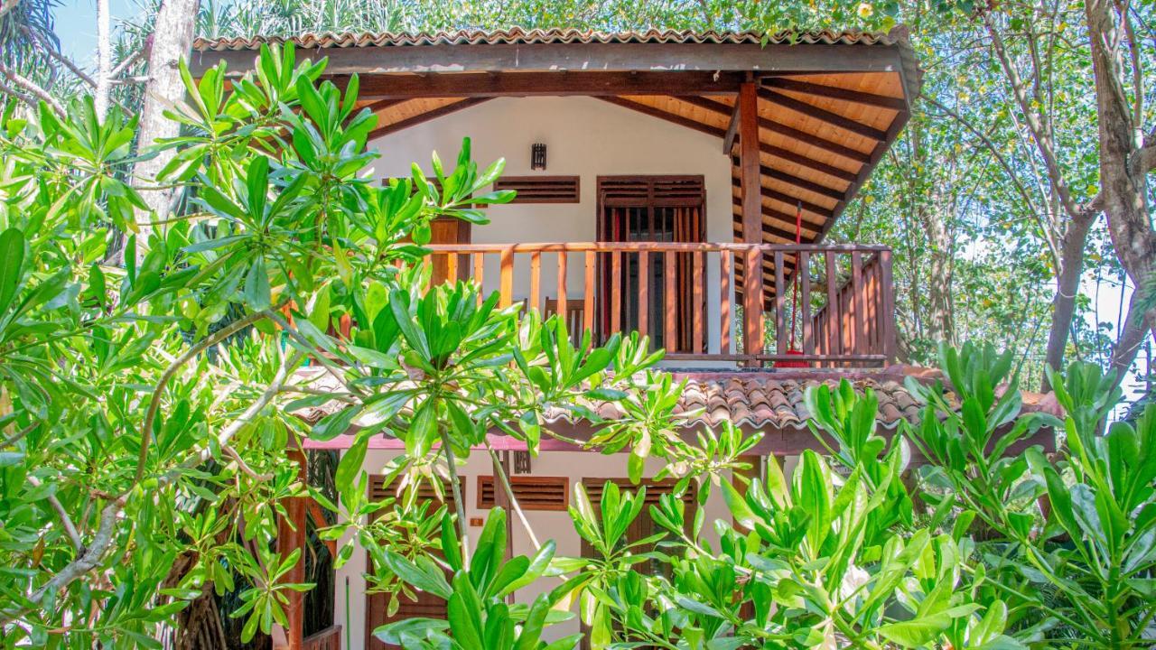 Ganesh Garden Beach Cabanas Тангалла Экстерьер фото