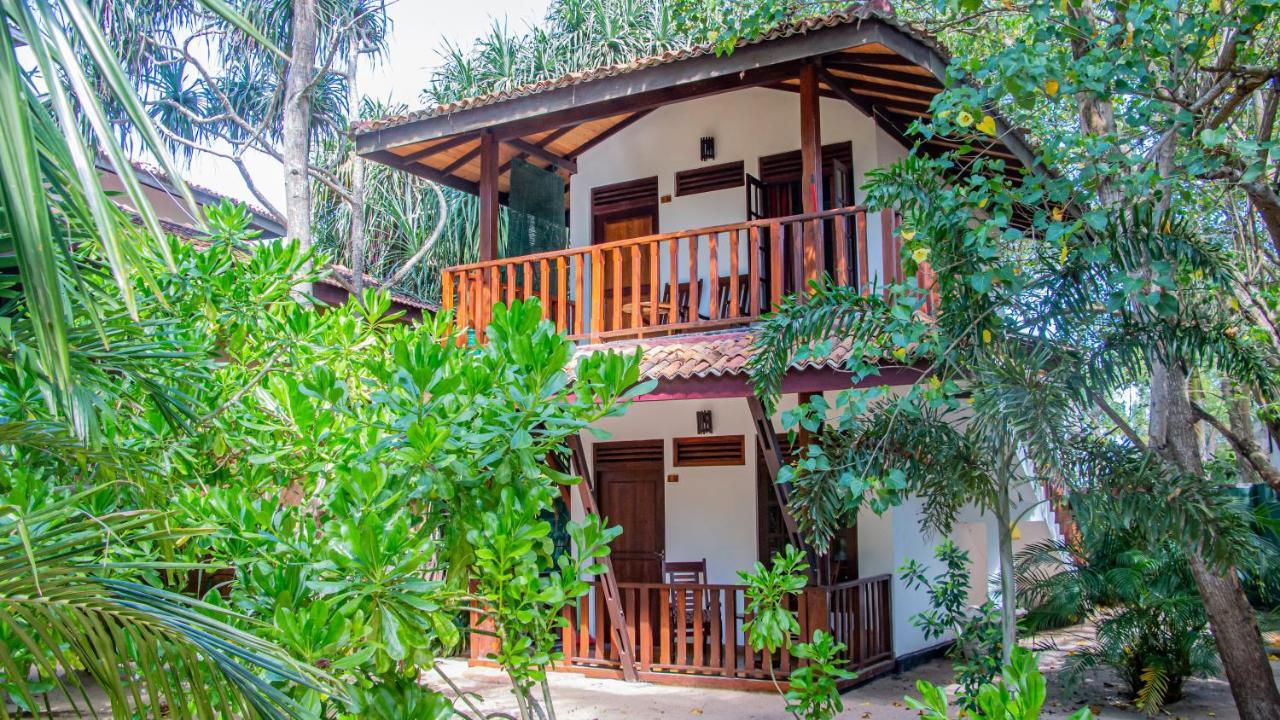 Ganesh Garden Beach Cabanas Тангалла Экстерьер фото