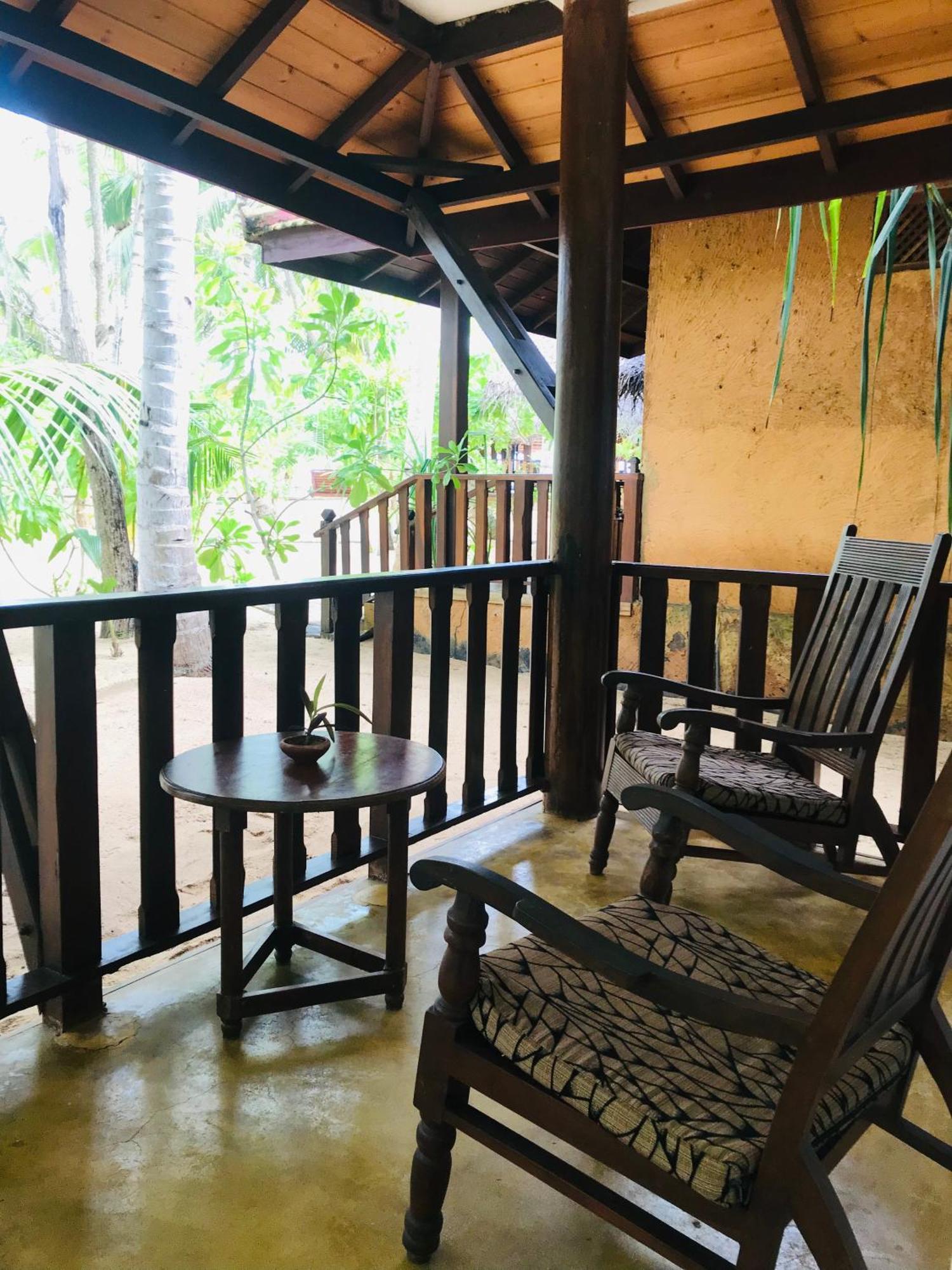 Ganesh Garden Beach Cabanas Тангалла Экстерьер фото