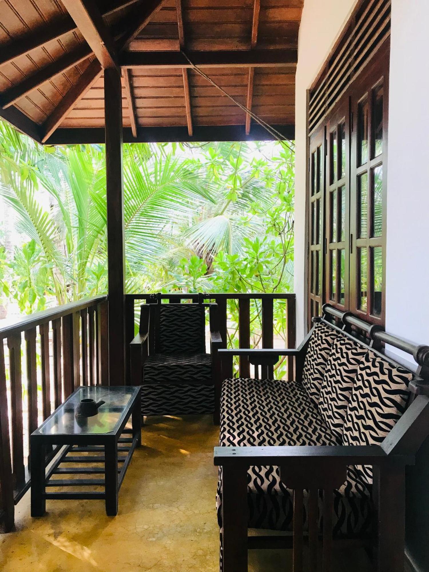 Ganesh Garden Beach Cabanas Тангалла Экстерьер фото
